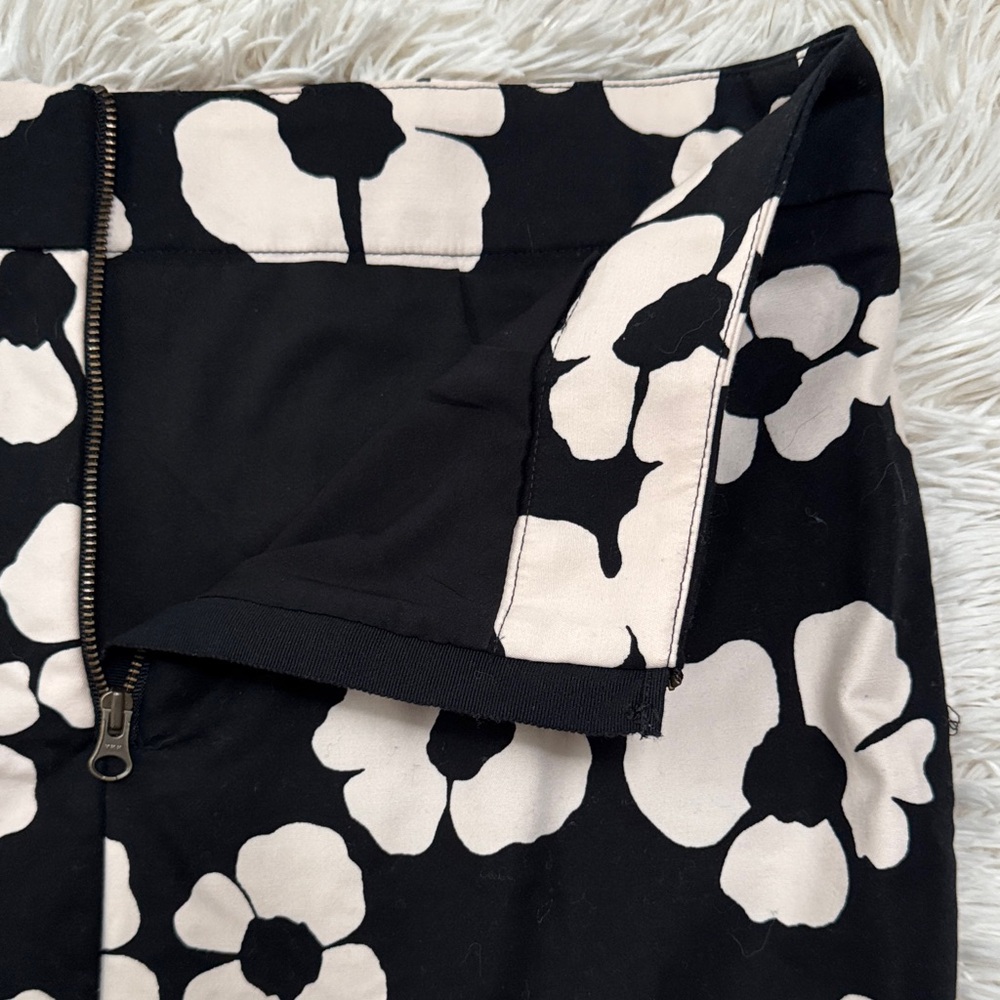 Loft Floral Pencil Skirt 💗  Black & Ivory - Picture 6 of 13